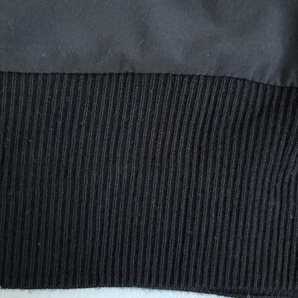 Athleta Women's Medium Cropped Black Lightweight Elevated Short Sleeve T-Shirt - Picture 6 of 12